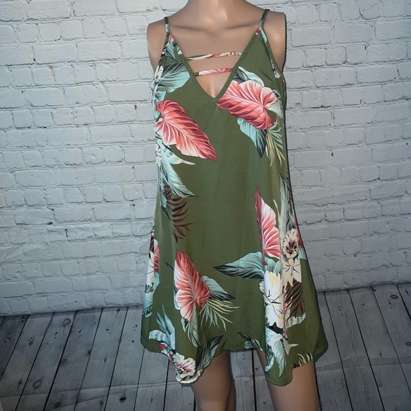 emery rose Dresses & Skirts - BRAND NEW Emery Rose green, pink & blue dress size XS